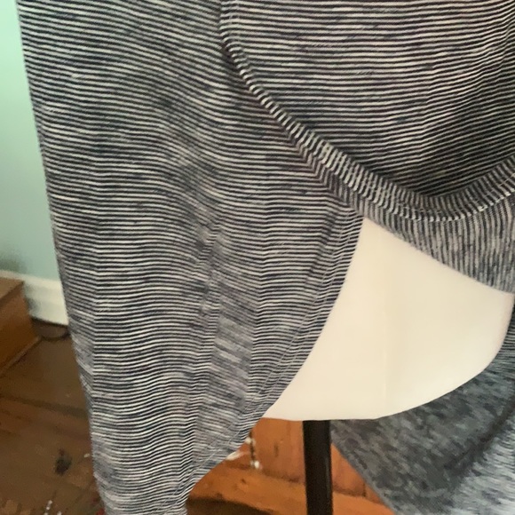 Gaze USA high-low semi sheer stripes tunic. - Picture 5 of 9